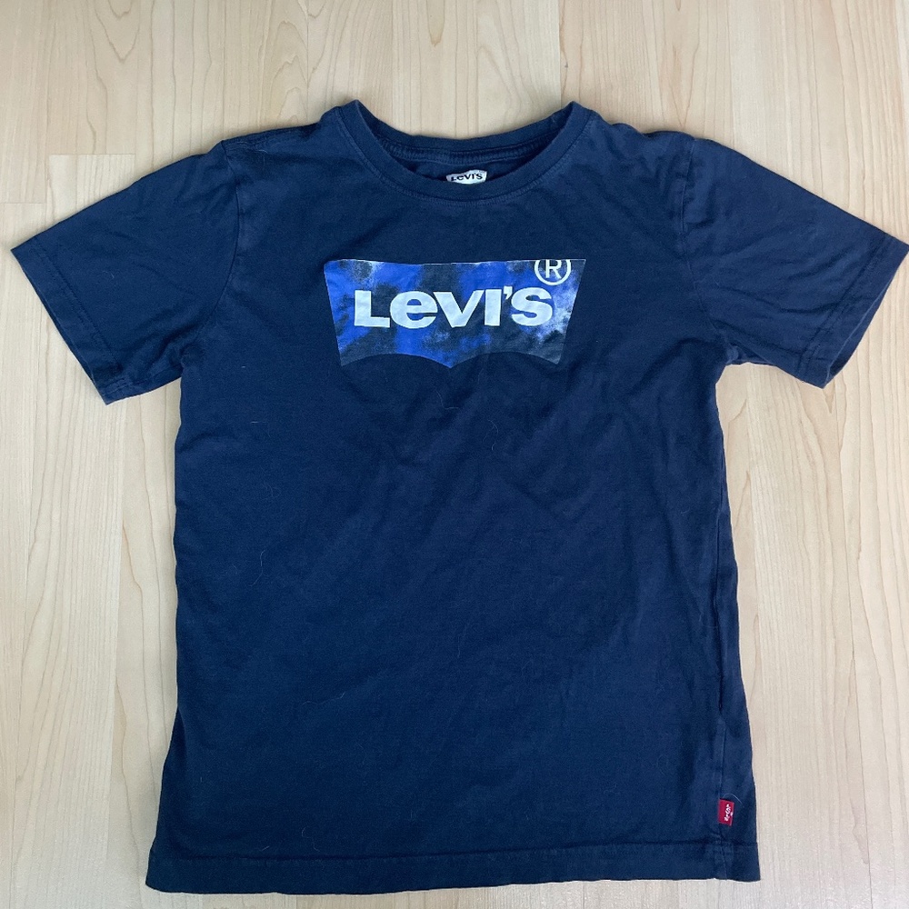 Levi’s T-shirt